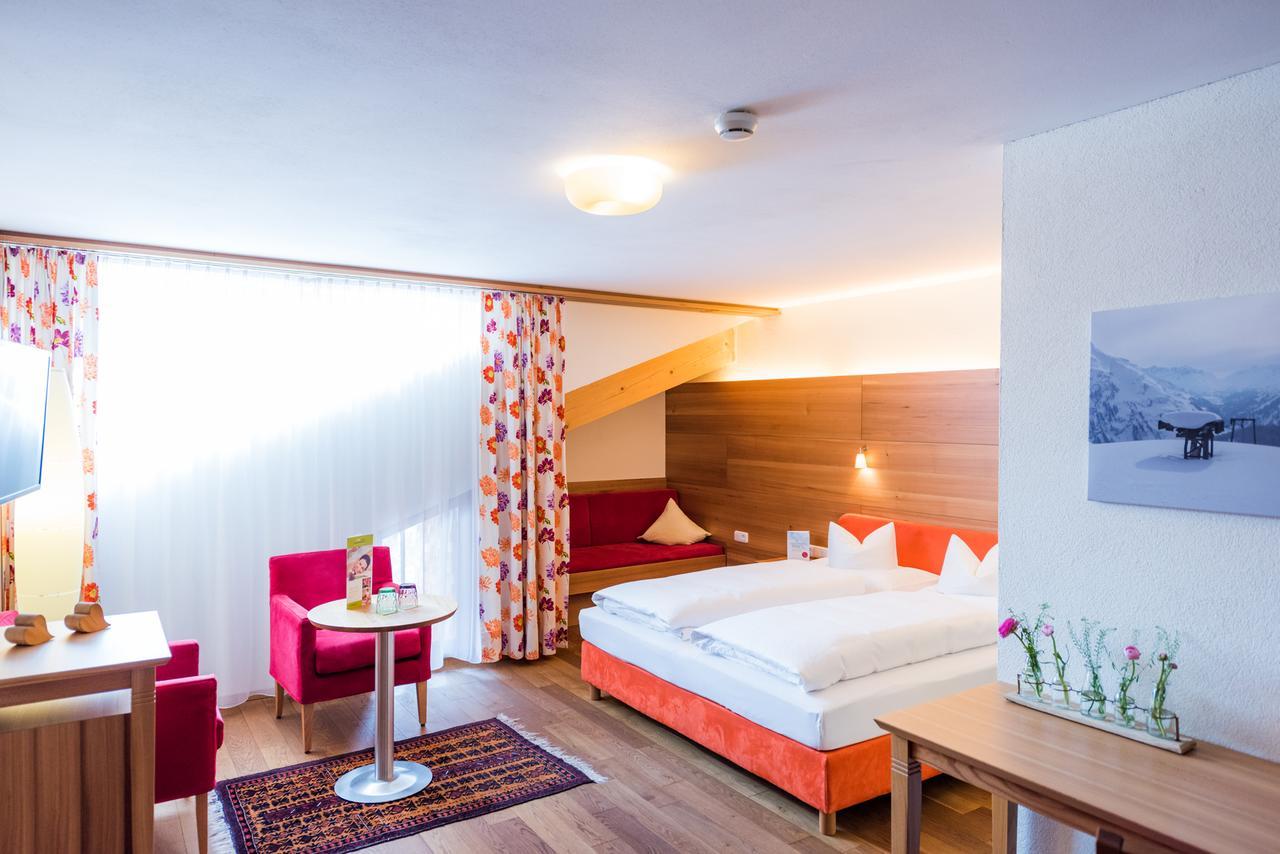 Hotel Walserberg Warth  Esterno foto